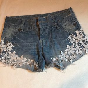 Shorts with lace